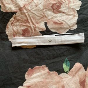 White lululemon headband